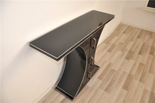 wonderful Design, 3 narrow drawers with chromehandles, highgloss pianolacquer