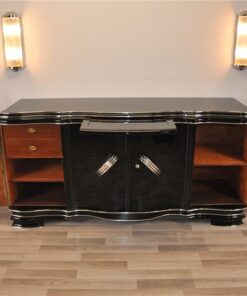 highgloss pianolacquer, massive chromehandles, 4 curved doors, Belgium 1929, plenty of storage space