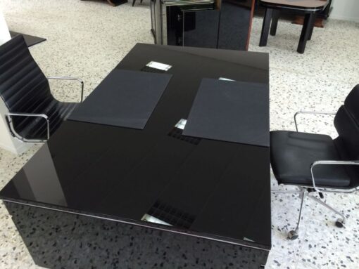 Art Deco Desk, completely restored, pianolacqer highgloss black, free adjustable, lacobelplate with a leather pad