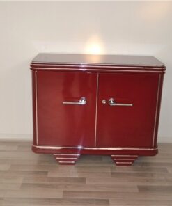 magnificently colored commode, bordeaux paintjob with unique elegance , chromelines, chromefittings, glasplate