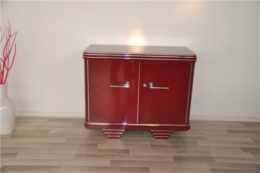 magnificently colored commode, bordeaux paintjob with unique elegance , chromelines, chromefittings, glasplate