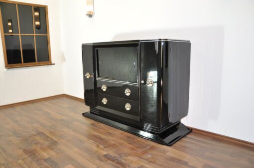 Art Deco Pianolacquer Sideboard with a great Body, big chrome handles, 10 layers pianolacquer, beautiful foot, france 1938