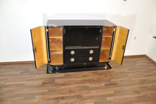 Art Deco Pianolacquer Sideboard with a great Body, big chrome handles, 10 layers pianolacquer, beautiful foot, france 1938