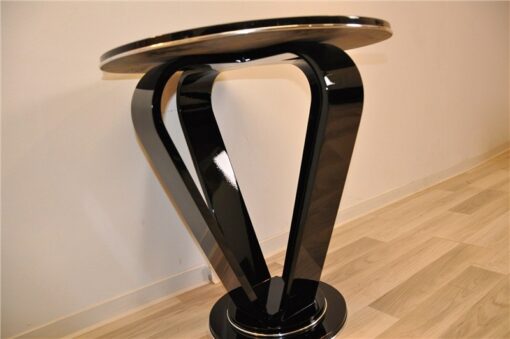 Highgloss Black Crown Sidetable, Art Deco, Pianolacquer , wonderful form, elegant design