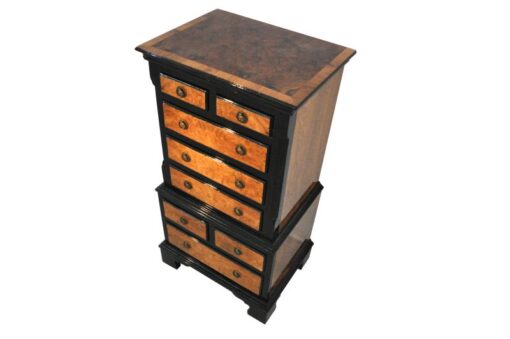 small chest of drawers, eight drawers, small commode, walnut wood, plenty of storage, small console, pianolacquer details