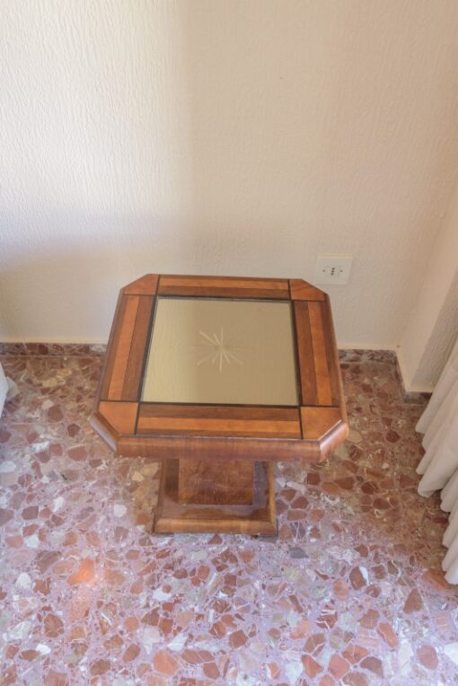 Art Deco, side table, mirrored table top, square walnut foot, unique grain, interiordesign, furnituredesign, eight corners, luxurious