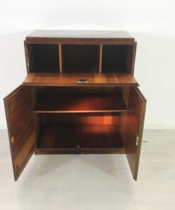 1940s Art Deco Cabinet Commode made of Walnut, nut-wood, storage furnitre, original antiques, vintage, design, interiors, luxury furniture, good condition