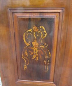 Walnut Wood Baroque Commode from circa 1750. Baroque Chest of Drawers, Original Baroque Funiture, Antique Commode, Antique Chest of Drawers